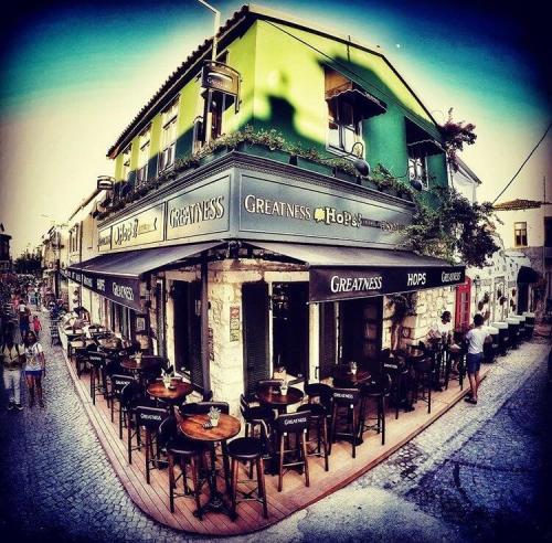 Hops Irish Pub - Alaçatı - 1
